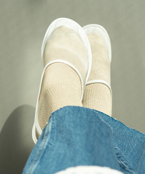 green label relaxing(グリーンレーベルリラクシング)の「<MAEE>コンプレッション ソックス (グリッターリブ) / 着圧ソックス / 靴下(ソックス/靴下・レディース・ゴールド/シルバー・FREE)」の10枚目の写真