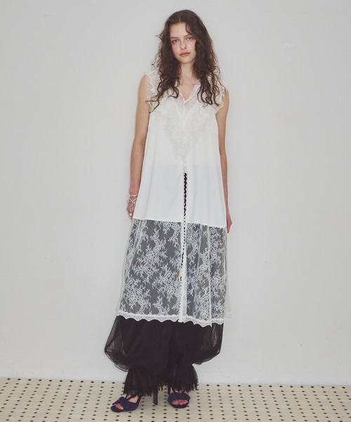 LA BELLE ETUDE(ラベルエチュード)の「ボタンディテールサテンレースキャミチュニック(シャツ/ブラウス・レディース・ホワイト/ブラック・FREE)」の4枚目の写真