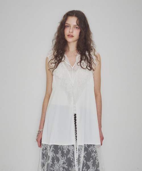 LA BELLE ETUDE(ラベルエチュード)の「ボタンディテールサテンレースキャミチュニック(シャツ/ブラウス・レディース・ホワイト/ブラック・FREE)」の21枚目の写真