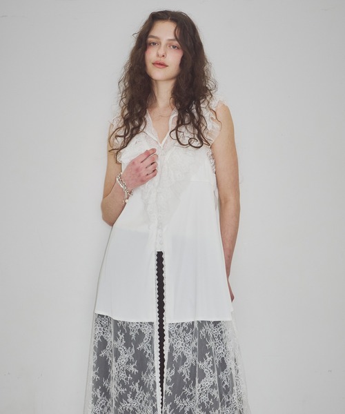 LA BELLE ETUDE(ラベルエチュード)の「ボタンディテールサテンレースキャミチュニック(シャツ/ブラウス・レディース・ホワイト/ブラック・FREE)」の22枚目の写真