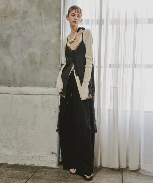 LA BELLE ETUDE(ラベルエチュード)の「ボタンディテールサテンレースキャミチュニック(シャツ/ブラウス・レディース・ホワイト/ブラック・FREE)」の15枚目の写真