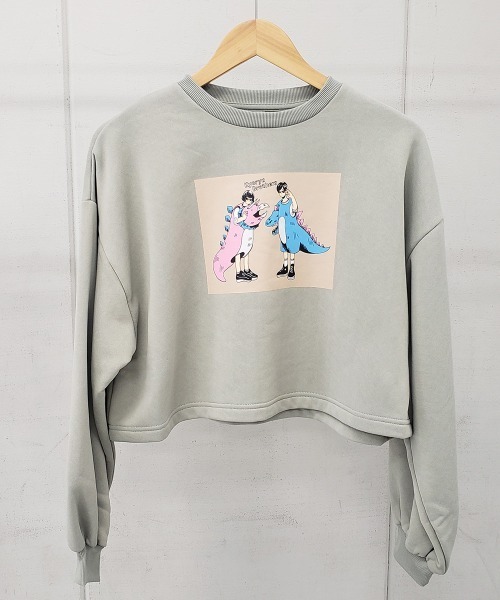 spiritoso(スピリトーゾ)の「怪獣カップルプリントクロップドトップス(スウェット・レディース・ピンク/オリーブ/杢グレー・FREE)」の2枚目の写真