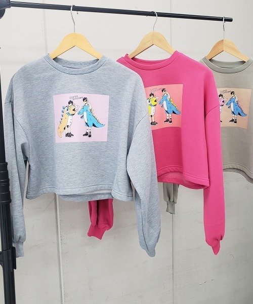 spiritoso(スピリトーゾ)の「怪獣カップルプリントクロップドトップス(スウェット・レディース・ピンク/オリーブ/杢グレー・FREE)」の7枚目の写真