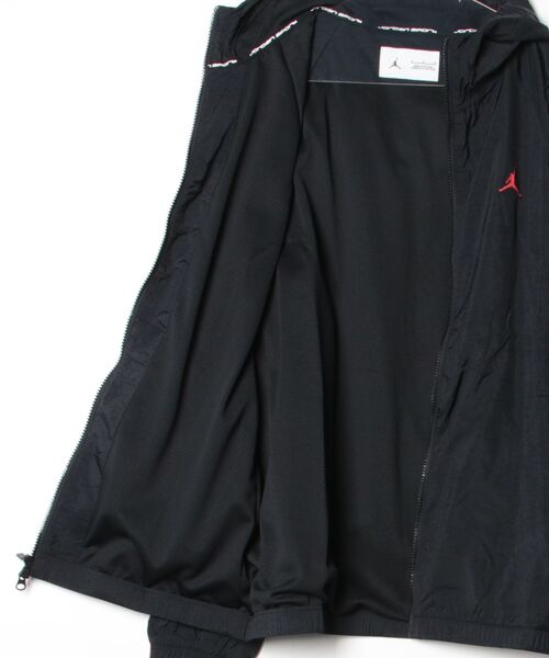 JORDAN BRAND(ジョーダンブランド)の「ジョーダン ジョーダン SPRT CLSSC ジャケット(ナイロンジャケット・メンズ・ブラック×レッド・S/M/L/XL/2XL/SS/3XL)」の3枚目の写真