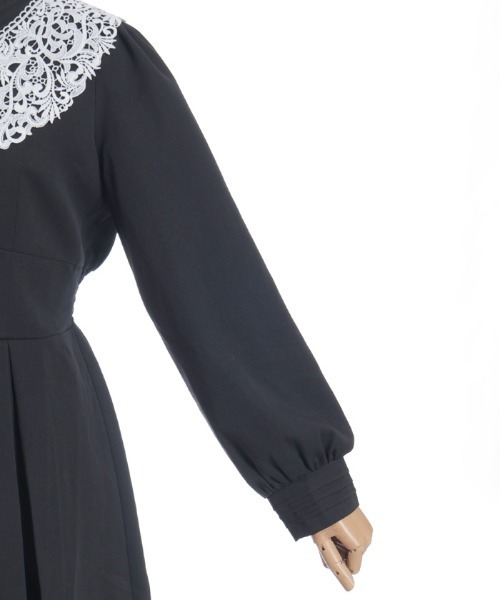 axes femme(アクシーズファム)の「付け襟付ハイウエストワンピース(ワンピース・レディース・クリーム/ブラック/ミント・MEDIUM)」の22枚目の写真