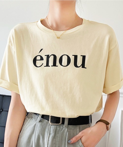 Kuroba（クロバ）の「ロゴプリントTシャツ（Tシャツ/カットソー・レディース・ベージュ/ホワイト・FREE）」の2枚目の写真