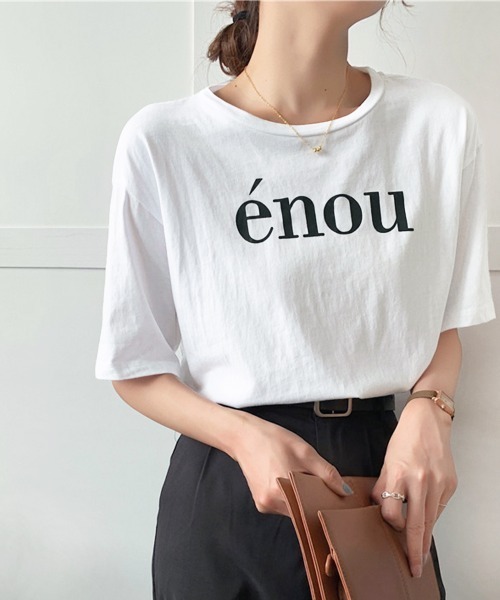 Kuroba（クロバ）の「ロゴプリントTシャツ（Tシャツ/カットソー・レディース・ベージュ/ホワイト・FREE）」の3枚目の写真