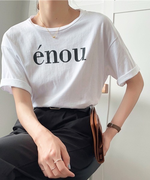 Kuroba（クロバ）の「ロゴプリントTシャツ（Tシャツ/カットソー・レディース・ベージュ/ホワイト・FREE）」の5枚目の写真