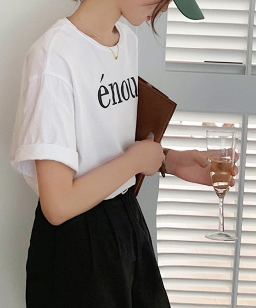 Kuroba（クロバ）の「ロゴプリントTシャツ（Tシャツ/カットソー・レディース・ベージュ/ホワイト・FREE）」の9枚目の写真