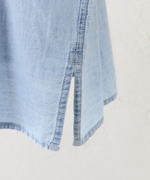 PUAL CE CIN（ピュアルセシン）の「襟元フリルシアーデニムブラウス（シャツ/ブラウス・レディース・インディゴブルー/ブルー・FREE）」の11枚目の写真