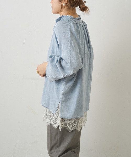 PUAL CE CIN（ピュアルセシン）の「襟元フリルシアーデニムブラウス（シャツ/ブラウス・レディース・インディゴブルー/ブルー・FREE）」の6枚目の写真