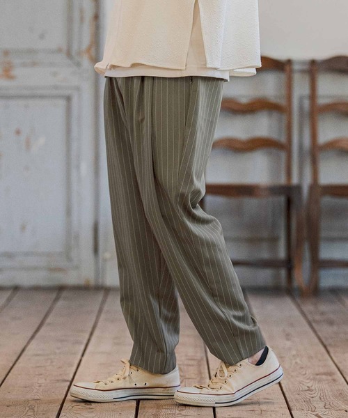 CAMBIO（カンビオ）の「mp14667-Classic Pinstripe Tapered Pants テーパードパンツ(S60326cmb)（スラックス・メンズ・ダークカーキ/ライトグレー/ブラック/グレイッシュベージュ・S/M/L）」の4枚目の写真