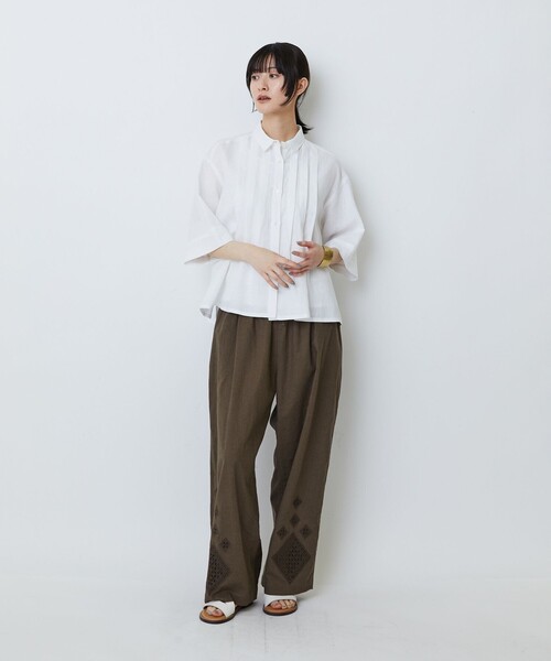LOISIR(ロワズィール)の「タックディテールブラウス(シャツ/ブラウス・レディース・オフホワイト/ネイビー/チェック・FREE)」の7枚目の写真