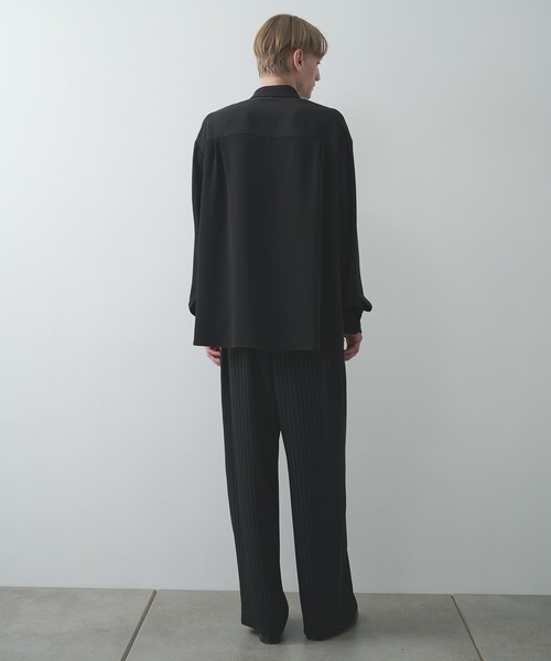 CULLNI(クルニ)の「Double Cloth Chin Tab Long Sleeve Shirt(シャツ/ブラウス・メンズ・ブラック/ホワイト/グレー・1/2)」の9枚目の写真