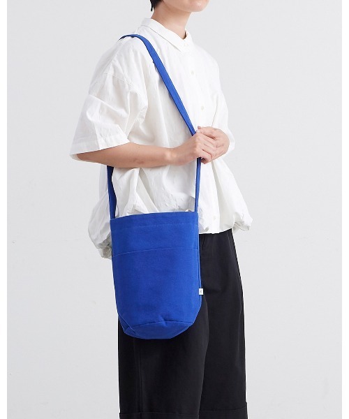 pouto(ポウト)の「【 pouto / ポウト 】 CANVAS BUCKET SHOULDER BAG / キャンバスバケットショルダーバッグ PO-015 DLI(トートバッグ・レディース・レッド/グレー/ナチュラル/ブルー/ブラック・FREE)」の19枚目の写真