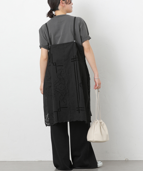 JOURNAL STANDARD relume（ジャーナルスタンダード　レリューム）の「スクエアエンブロイダリーチュニック（チュニック・レディース・ブラック/ホワイト・FREE）」の10枚目の写真