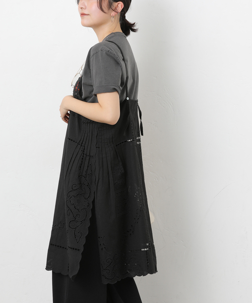 JOURNAL STANDARD relume（ジャーナルスタンダード　レリューム）の「スクエアエンブロイダリーチュニック（チュニック・レディース・ブラック/ホワイト・FREE）」の12枚目の写真