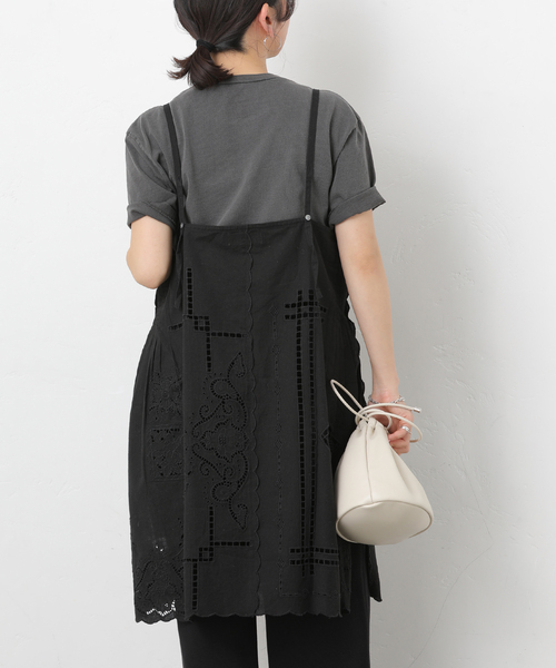 JOURNAL STANDARD relume（ジャーナルスタンダード　レリューム）の「スクエアエンブロイダリーチュニック（チュニック・レディース・ブラック/ホワイト・FREE）」の14枚目の写真
