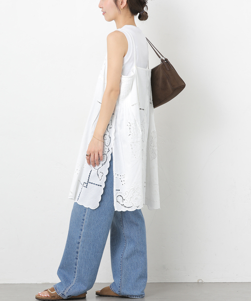 JOURNAL STANDARD relume（ジャーナルスタンダード　レリューム）の「スクエアエンブロイダリーチュニック（チュニック・レディース・ブラック/ホワイト・FREE）」の17枚目の写真