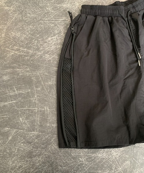 link lot(リンクロット)の「ジップ付きサイドメッシュナイロンショーツパンツ(その他パンツ・メンズ・グレー/ブラック・L/M)」の18枚目の写真