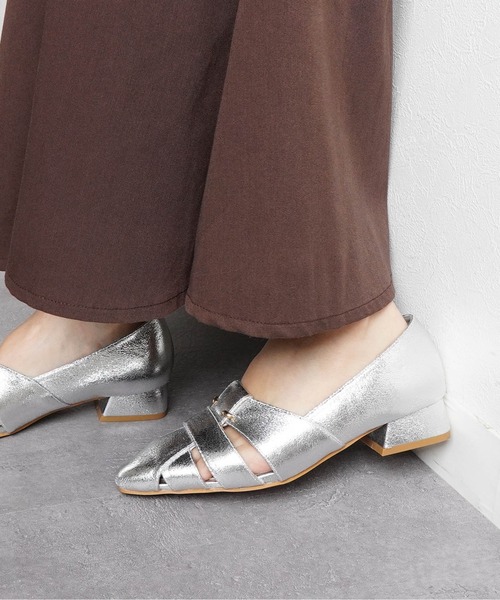 Fabby fabby(ファビィーファビィー)の「ゴールドビットグルカシューズ(パンプス・レディース・ブラック/シルバー/オフホワイト/ブルー・SMALL/MEDIUM/LARGE)」の5枚目の写真