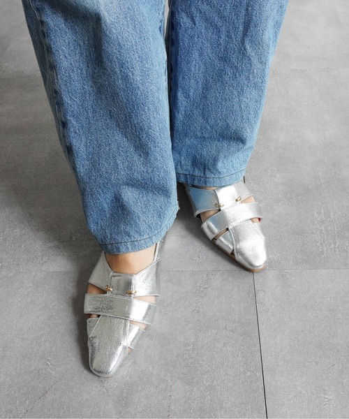 Fabby fabby(ファビィーファビィー)の「ゴールドビットグルカシューズ(パンプス・レディース・ブラック/シルバー/オフホワイト/ブルー・SMALL/MEDIUM/LARGE)」の14枚目の写真
