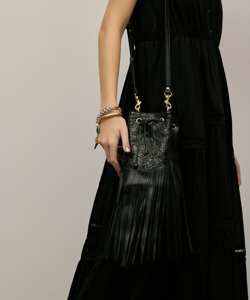 CARVING TRIBES(カービングトライブス)の「FringeBag(ショルダーバッグ・レディース・ブラック/ベージュ系その他・FREE)」の5枚目の写真