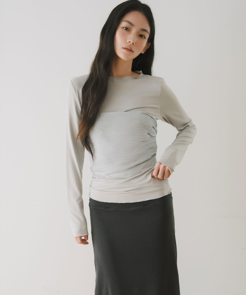 YEARNING（イヤニング）の「MOCK NECK LONG SLEEVE TOP, LIGHT GREY（Tシャツ/カットソー・レディース・その他・FREE）」の2枚目の写真