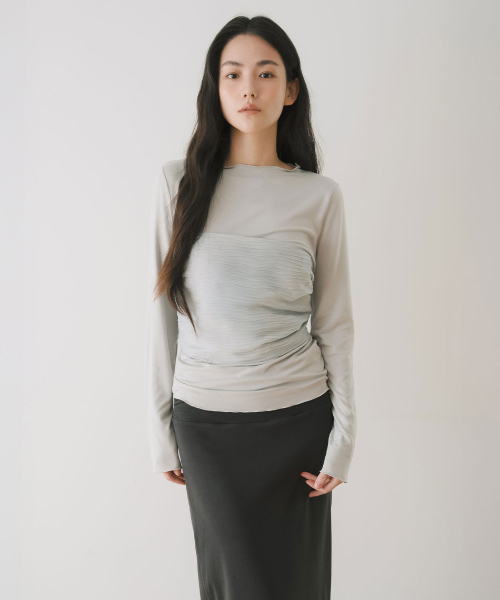 YEARNING（イヤニング）の「MOCK NECK LONG SLEEVE TOP, LIGHT GREY（Tシャツ/カットソー・レディース・その他・FREE）」の3枚目の写真