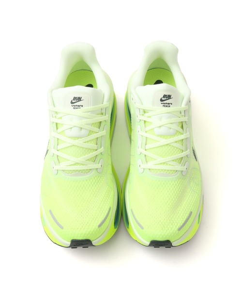 NIKE(ナイキ)の「NIKE ZOOM VOMERO PREMIUM / ナイキ ズーム ボメロ プレミアム 【SP】(スニーカー・メンズ・イエロー・28.5cm/26.5cm/26.0cm/25.5cm)」の2枚目の写真