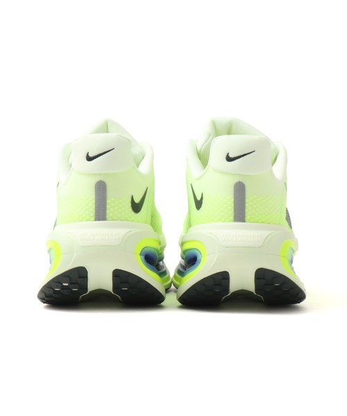 NIKE(ナイキ)の「NIKE ZOOM VOMERO PREMIUM / ナイキ ズーム ボメロ プレミアム 【SP】(スニーカー・メンズ・イエロー・28.5cm/26.5cm/26.0cm/25.5cm)」の5枚目の写真