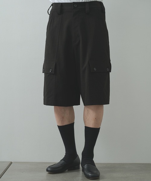UJOH（ウジョー）の「【UJOH HOMME/ウジョー】2×4 Cargo Pocket Half PNT（その他パンツ・メンズ・グレー/ブラック/ブラウン・4/5）」の7枚目の写真