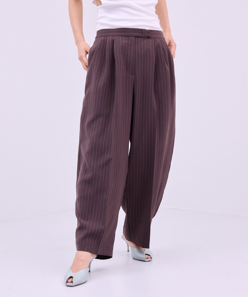 THINGS THAT MATTER(シングス ザット マター)の「RELAX CURVE PANTS / リラックス カーブ パンツ / ZOZOTOWN限定商品(スラックス・レディース・ブラウン/グレー/ブラック・1/2)」の3枚目の写真