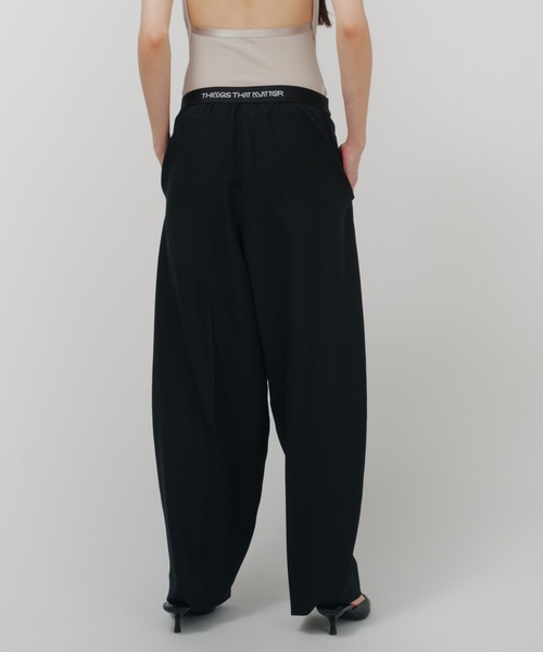 THINGS THAT MATTER(シングス ザット マター)の「RELAX CURVE PANTS / リラックス カーブ パンツ / ZOZOTOWN限定商品(スラックス・レディース・ブラウン/グレー/ブラック・1/2)」の21枚目の写真