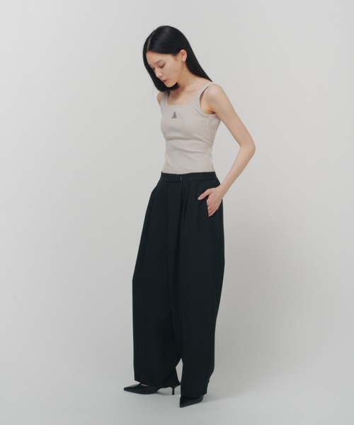 THINGS THAT MATTER(シングス ザット マター)の「RELAX CURVE PANTS / リラックス カーブ パンツ / ZOZOTOWN限定商品(スラックス・レディース・ブラウン/グレー/ブラック・1/2)」の17枚目の写真