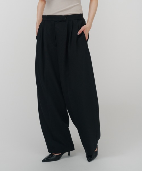 THINGS THAT MATTER(シングス ザット マター)の「RELAX CURVE PANTS / リラックス カーブ パンツ / ZOZOTOWN限定商品(スラックス・レディース・ブラウン/グレー/ブラック・1/2)」の22枚目の写真