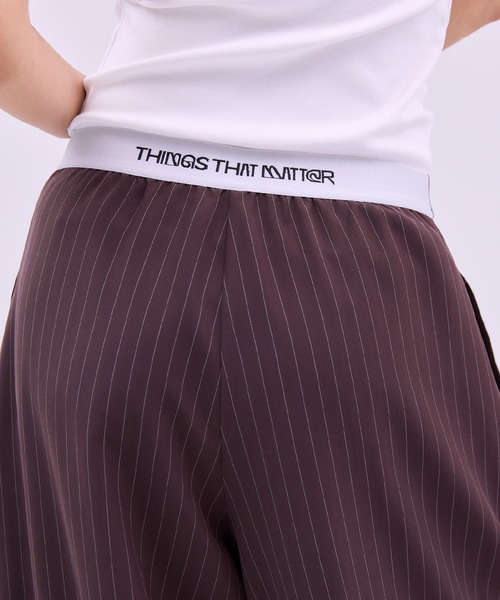 THINGS THAT MATTER(シングス ザット マター)の「RELAX CURVE PANTS / リラックス カーブ パンツ / ZOZOTOWN限定商品(スラックス・レディース・ブラウン/グレー/ブラック・1/2)」の4枚目の写真