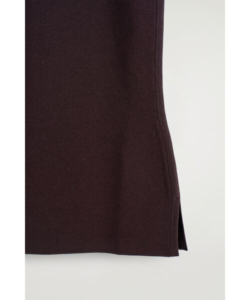 COS（コス）の「ニットスクープネック タンクトップ（タンクトップ・レディース・ブラウン・L/M/S/XS）」の7枚目の写真