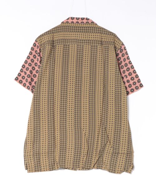 OAS(オーエーエス)の「SS SHIRT/OAS / 配色切替オープンカラー半袖シャツ ベージュ×ピンク 総柄 リゾートシャツ 開襟 レトロ 夏(シャツ/ブラウス・メンズ・ブラウン・X-LARGE/LARGE/MEDIUM)」の2枚目の写真