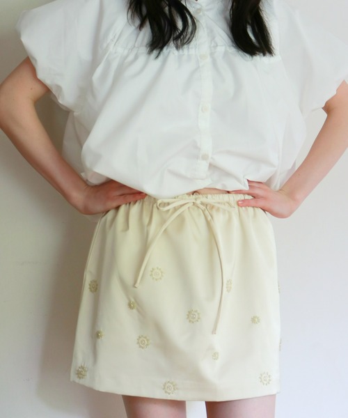mic by Olu.(ミックバイオルドット)の「< ZOZOTOWN限定 >サテンビジュースカート(デニムスカート・レディース・アイボリー/ブラック・FREE)」の6枚目の写真