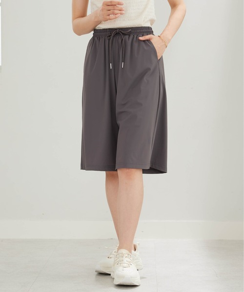 BELLUNA PLUS(ベルーナ)の「ヒンヤリ爽快!ゆったりハーフパンツ(その他パンツ・レディース・チャコール/サックスブルー・X-LARGE/MEDIUM/LARGE)」の4枚目の写真