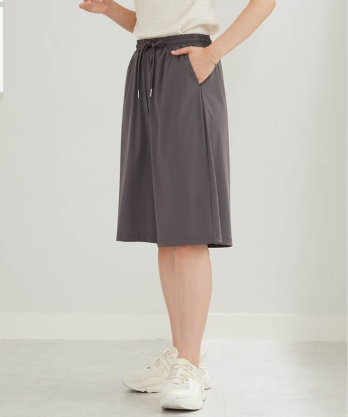 BELLUNA PLUS(ベルーナ)の「ヒンヤリ爽快!ゆったりハーフパンツ(その他パンツ・レディース・チャコール/サックスブルー・X-LARGE/MEDIUM/LARGE)」の6枚目の写真