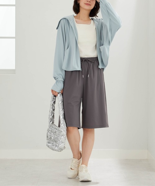 BELLUNA PLUS(ベルーナ)の「ヒンヤリ爽快!ゆったりハーフパンツ(その他パンツ・レディース・チャコール/サックスブルー・X-LARGE/MEDIUM/LARGE)」の7枚目の写真