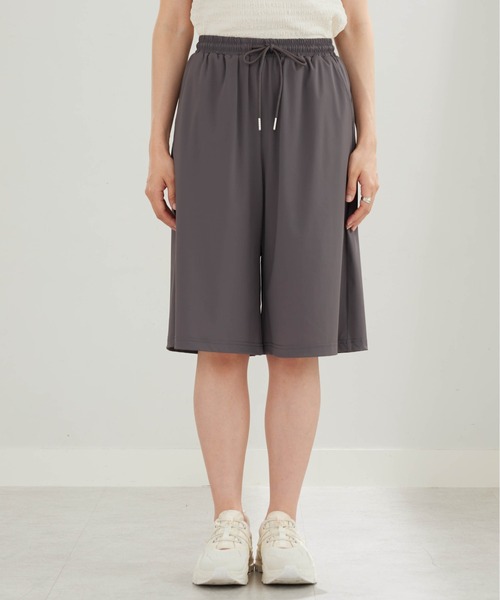 BELLUNA PLUS(ベルーナ)の「ヒンヤリ爽快!ゆったりハーフパンツ(その他パンツ・レディース・チャコール/サックスブルー・X-LARGE/MEDIUM/LARGE)」の16枚目の写真