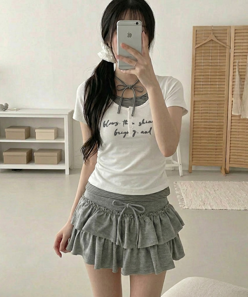 VIVID LADY(ビビッドレディー)の「ボーダー柄ホルタードッキング フェイクレイヤードトップス(Tシャツ/カットソー・レディース・グレー/アイボリー/ブラック/ライトブルー・FREE)」の7枚目の写真