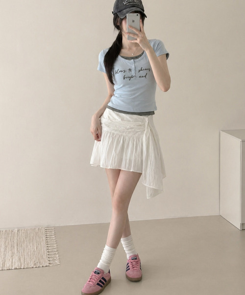VIVID LADY(ビビッドレディー)の「ボーダー柄ホルタードッキング フェイクレイヤードトップス(Tシャツ/カットソー・レディース・グレー/アイボリー/ブラック/ライトブルー・FREE)」の13枚目の写真