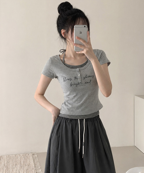 VIVID LADY(ビビッドレディー)の「ボーダー柄ホルタードッキング フェイクレイヤードトップス(Tシャツ/カットソー・レディース・グレー/アイボリー/ブラック/ライトブルー・FREE)」の15枚目の写真