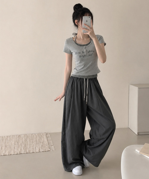 VIVID LADY(ビビッドレディー)の「ボーダー柄ホルタードッキング フェイクレイヤードトップス(Tシャツ/カットソー・レディース・グレー/アイボリー/ブラック/ライトブルー・FREE)」の17枚目の写真