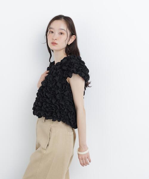 NATURAL BEAUTY BASIC（ナチュラルビューティーベーシック）の「バックリボンシャーリングブラウス（シャツ/ブラウス・レディース・オフホワイト/ブラック・FREE）」の7枚目の写真