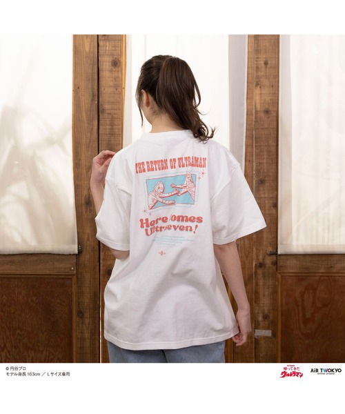 AIR TWOKYO(エアトゥーキョー)の「「ウルトラマンシリーズ」 第2弾 アメコミイラストTシャツ 5(ウルトラセブン&ウルトラマンジャック)(Tシャツ/カットソー・メンズ・ブラック/ホワイト・XX-LARGE/X-LARGE/LARGE/MEDIUM/SMALL)」の3枚目の写真